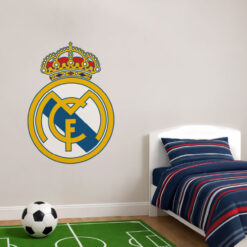Montaje de habitación juvenil con Vinilo Decorativo Auto Adhesivo de Futbol Escudo del Real Madrid